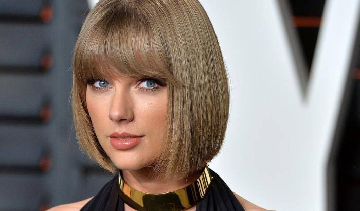 Fuga di notizie investe Taylor Swift: l'artista rivela la tracklist ma nega lo streaming