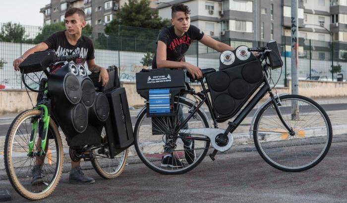 Stereo sulle bici: a Palermo lo 'sciame' musicale dei giovani