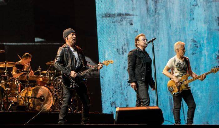Gli U2 contro la svolta a destra nel mondo: esce “Songs of Experience”
