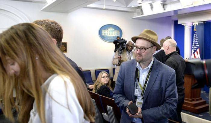 E' uno sporcaccione, ma non merita il licenziamento. Il New York Time 'salva' Glenn Thrush