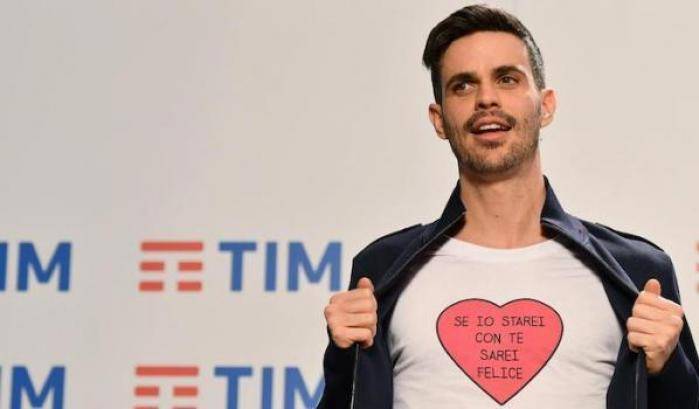 Sanremo, Lorenzo Baglioni canta Il Congiuntivo e il web prende in giro Luigi Di Maio