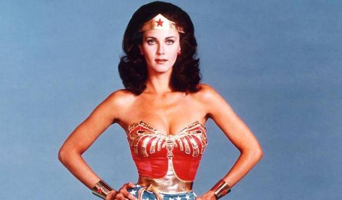 Lynda Carter, la prima Wonder Woman rivela: fui abusata sul set