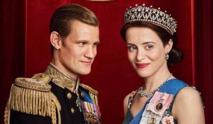 Scandalo a corte: la Regina Claire Foy pagata meno del Principe Filippo per The Crown
