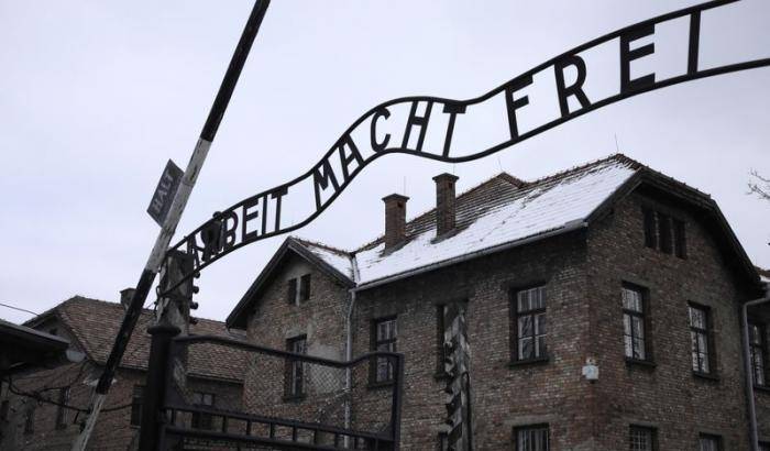 I due rapper tedeschi antisemiti andranno a visitare Auschwitz