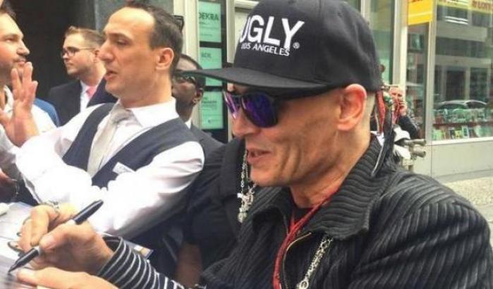 Troppe illazioni sulla sua salute: Johnny Depp cancella le apparizioni in pubblico