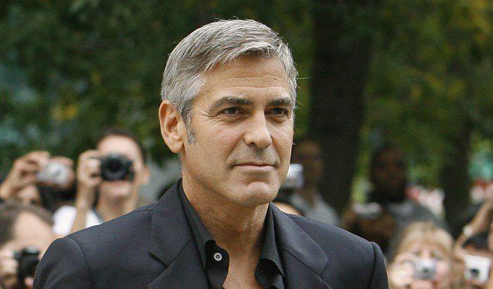 Incidente stradale per George Clooney in Sardegna