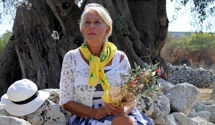 Helen Mirren e il suo amore per il Salento: "La Puglia è poesia, salvate gli ulivi dalla Xylella"