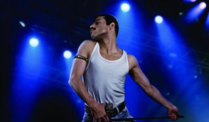 Rami Malek fa rivivere Freddie Mercury: il trailer è pazzesco