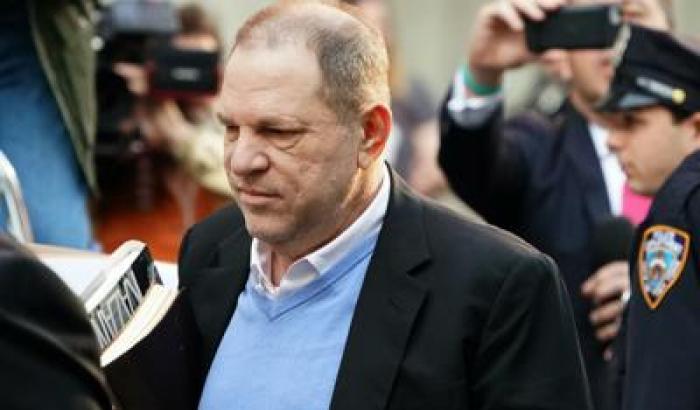 Nuove accuse per Weinstein: ha abusato di una modella 16enne