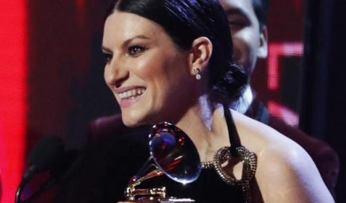 Laura Pausini trionfa ai Latin Grammy: premiato l'album Hazte Sentir