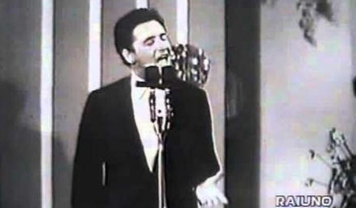 Quando Pino Donaggio cantò 'Io che non vivo' a Sanremo ed emozionò il mondo