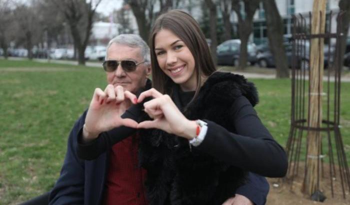 Follia in Serbia: una coppia che ha cinquantatré anni di differenza farà sesso in tv