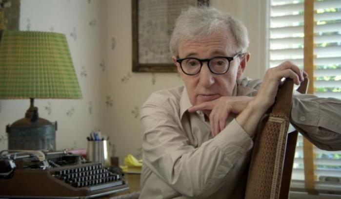 Woody Allen, editori rifiutano le memorie per #metoo. Il nuovo film esce in Europa