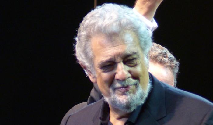 Accusato di molestie sessuali Placido Domingo lascia la Los Angeles Opera