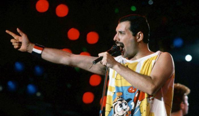 Ventotto anni fa moriva Freddie Mercury: eterno mito della cultura pop