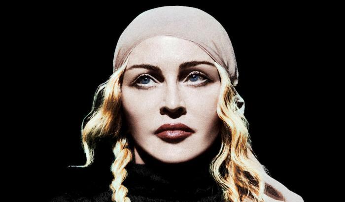 Madonna k.o. annulla il tour: “Dolori indicibili”