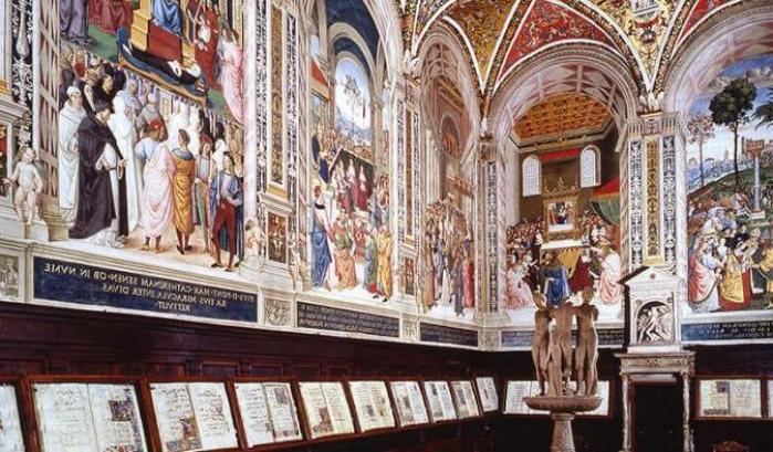La libreria Piccolomini di Siena riapre ai visitatori