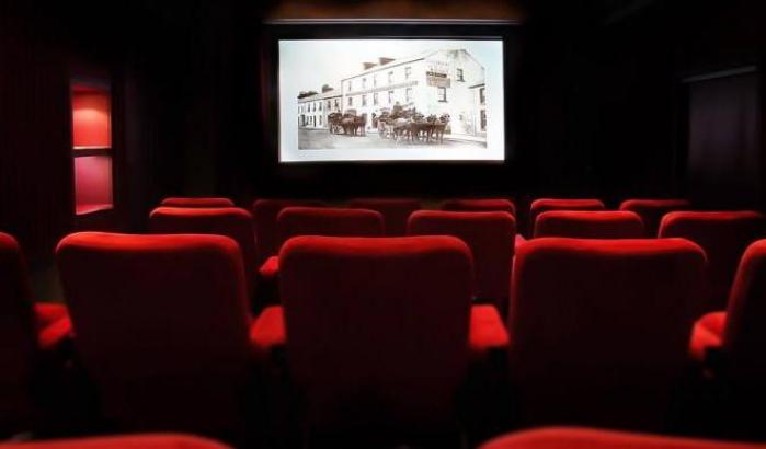 Le associazioni del cinema: “Draghi riapra sale e teatri”