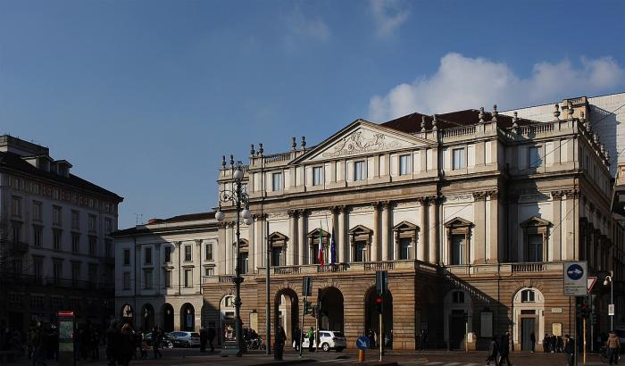 Focolaio a La Scala di Milano: 21 positivi, un corista all'ospedale