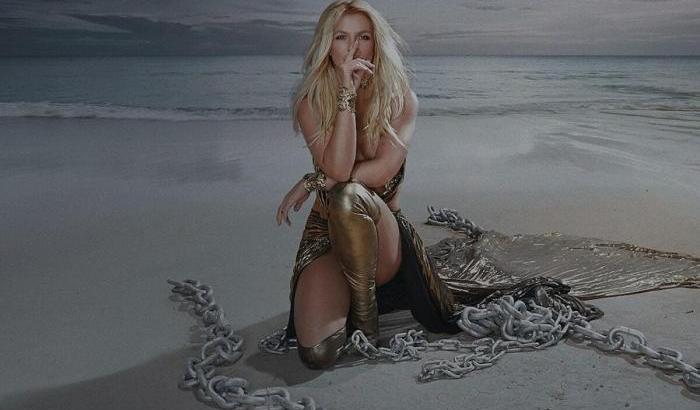 È uscito l' inedito di Britney Spears,"Swimming in the stars"