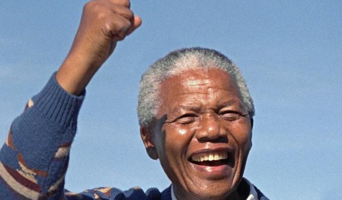 Tributo a Nelson Mandela: Conti, Ferro, Gianna Nannini e altri lo ricordano online