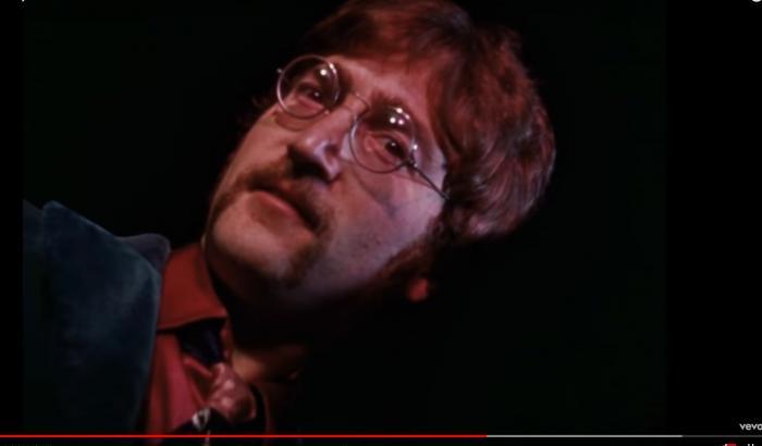 Beatles e Lennon: dieci canzoni per ricordare l’omicidio più insensato. I video