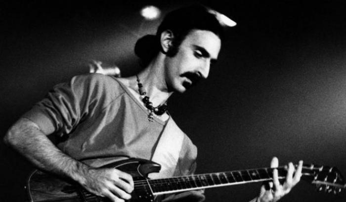 Frank Zappa: 80 anni fa nasceva il genio dissacrante di tante musiche. Video