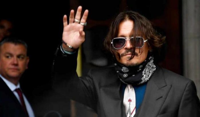 Netflix rimuove dai cataloghi in Usa e Australia Johnny Depp accusato di violenza dall'ex moglie