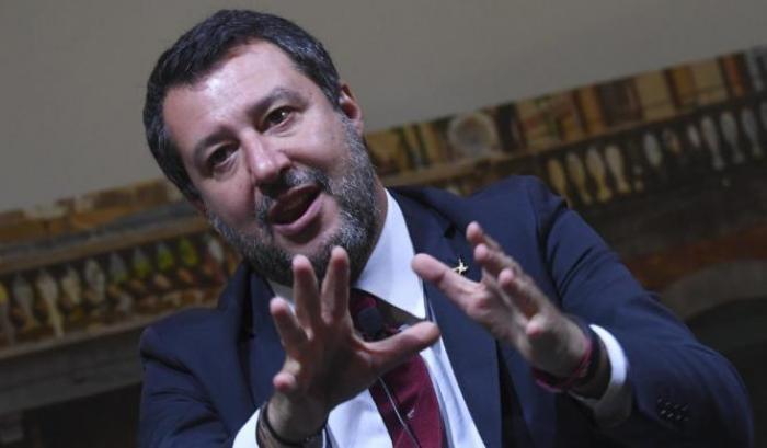La pandemia è una tragedia ma Salvini sceglie di non scegliere: 