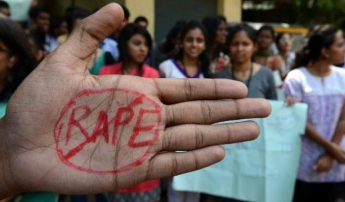 La strana condanna, ha tentato di stuprare una ragazza: per sei mesi farà il bucato alle donne del suo villaggio