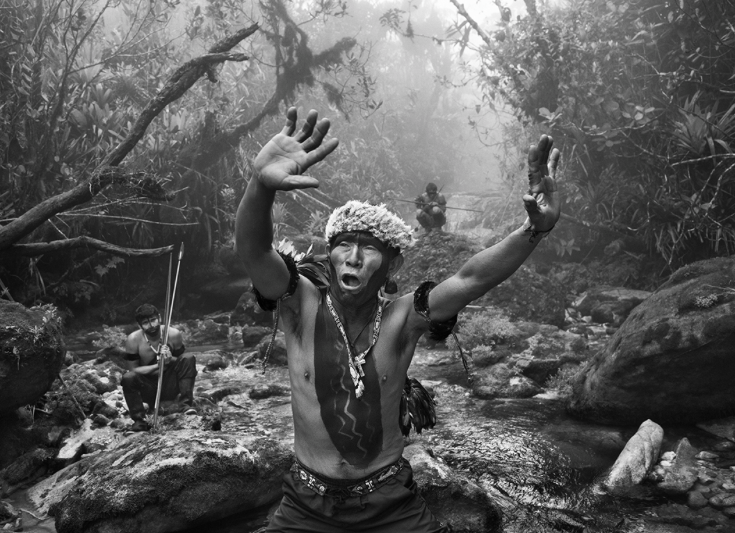 Immenso Salgado: prosegue fino al 25 aprile la mostra al Maxxi per salvare l’Amazzonia e le popolazioni indigene