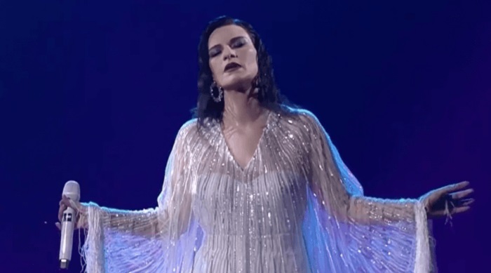 Un gioco di musiche e luci rende magica l' apertura torinese dell' Eurovision
