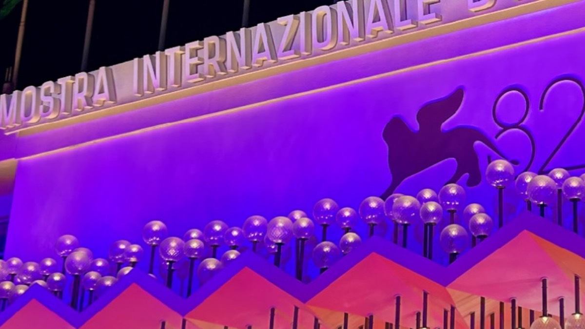 Venezia, al Festival arriva il secondo film italiano e il corteo proPal