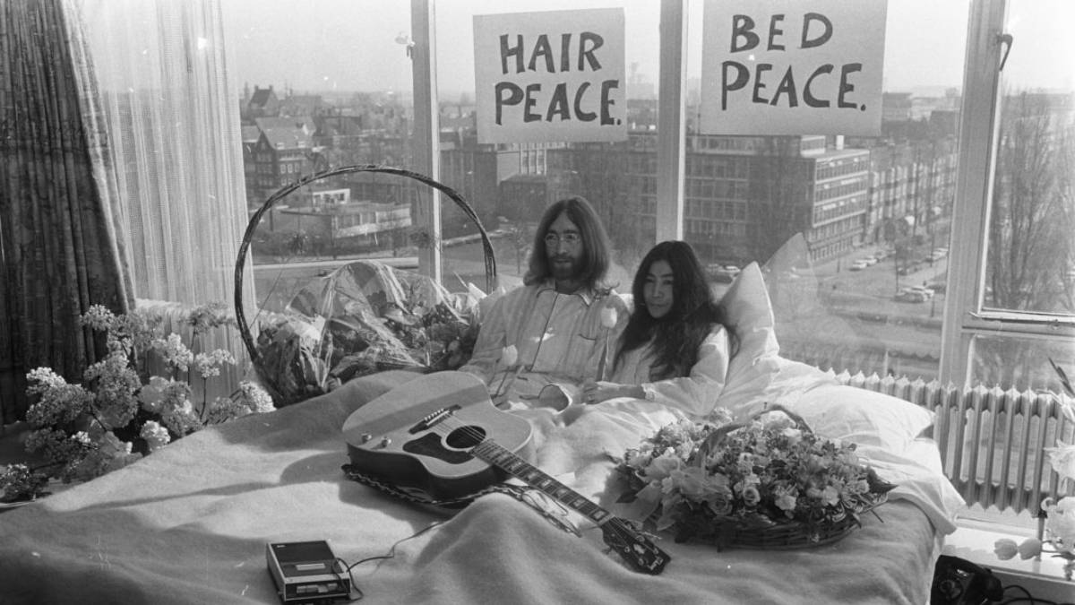 John & Yoko: torna la stagione politica con il cofanetto Power To The People