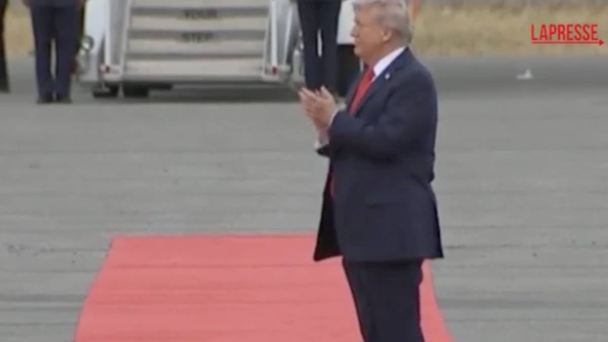 Putin e Trump, il messaggio è anche nella scenografia