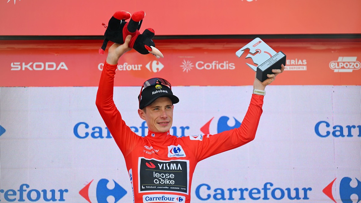 Vingegaard vince una strana Vuelta in mezzo alle bandiere della Palestina