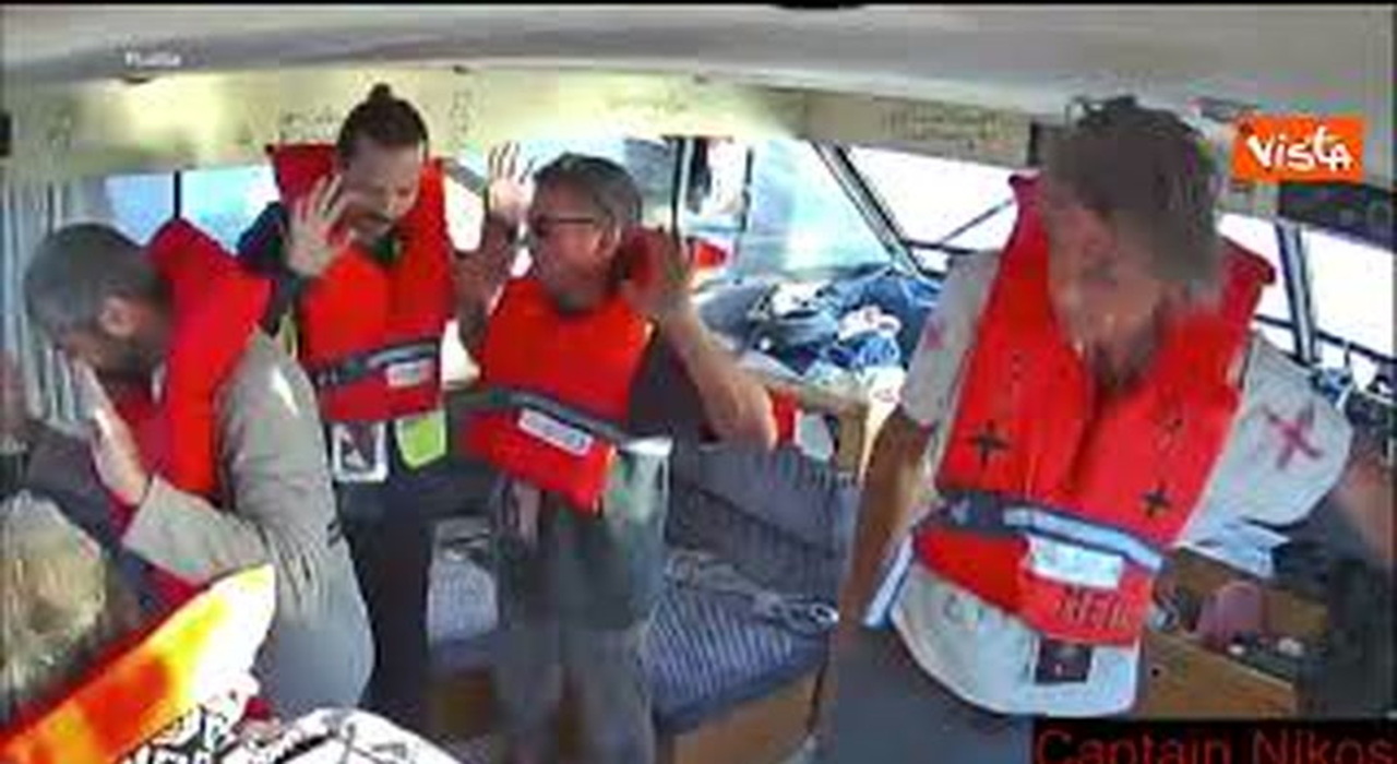 La non-violenza della Flotilla che dovrebbe essere d’esempio a tutti noi