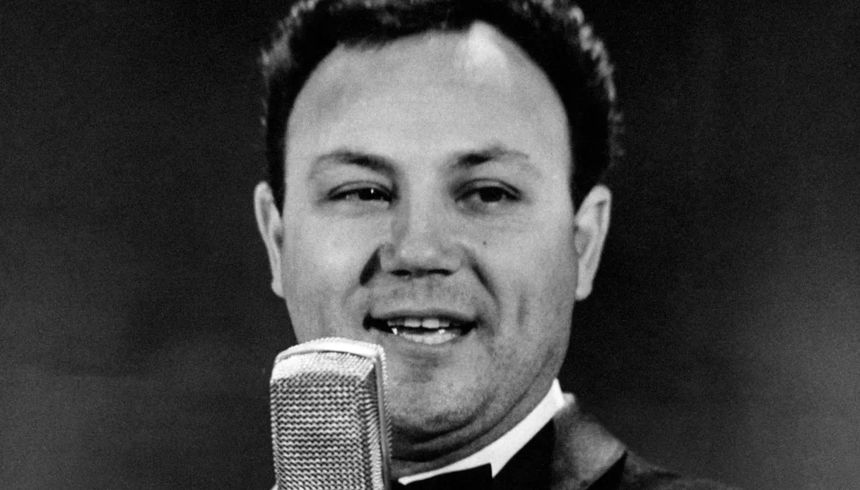 IMG_0288 Claudio Villa su un francobollo per il centenario della nascita