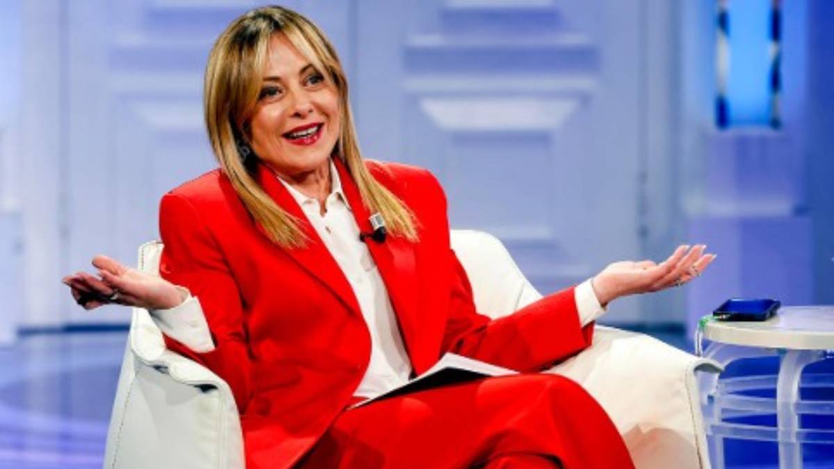 Meloni Meloni tenta di smarcarsi dalle nefandezze del fascismo