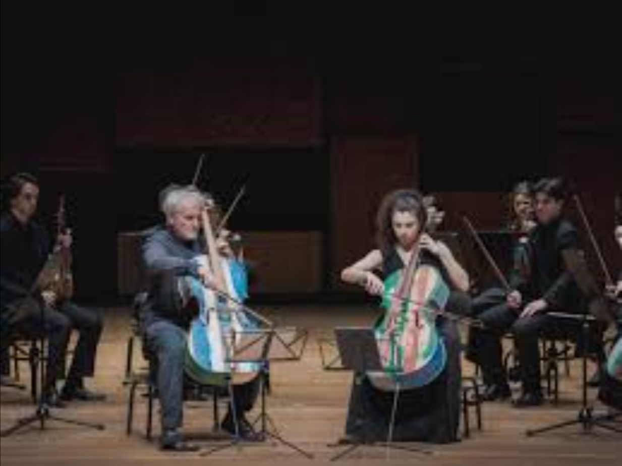 L'Orchestra del mare, dalle barche dei migranti ai teatri d'Italia