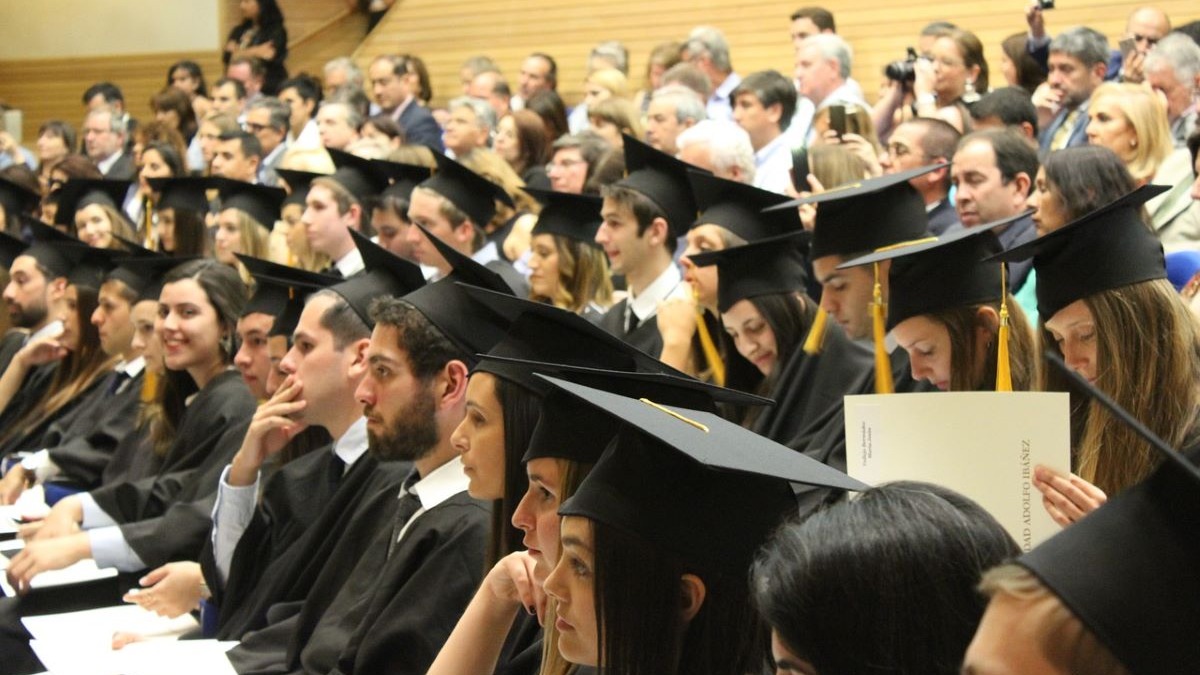 laureati Più donne laureate, ma con maggiori ostacoli su stipendio e carriera