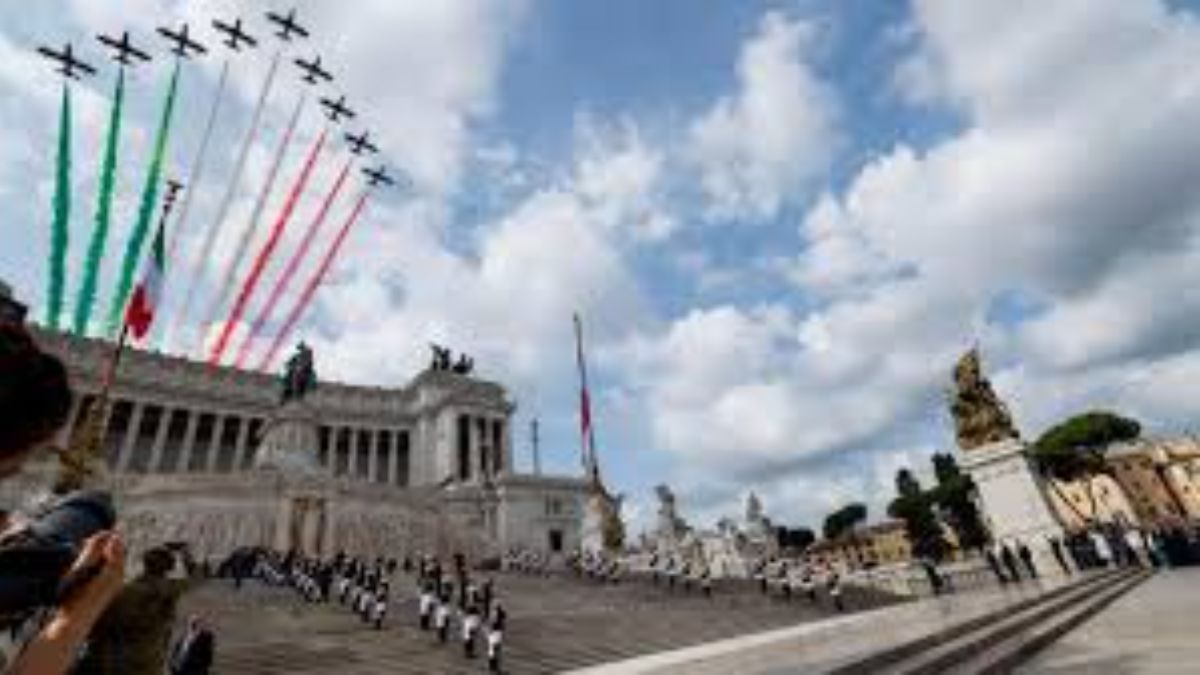 Per gli 80° della Repubblica la tradizionale parata a Roma. Mattarella "atto di libertà senza precedenti"