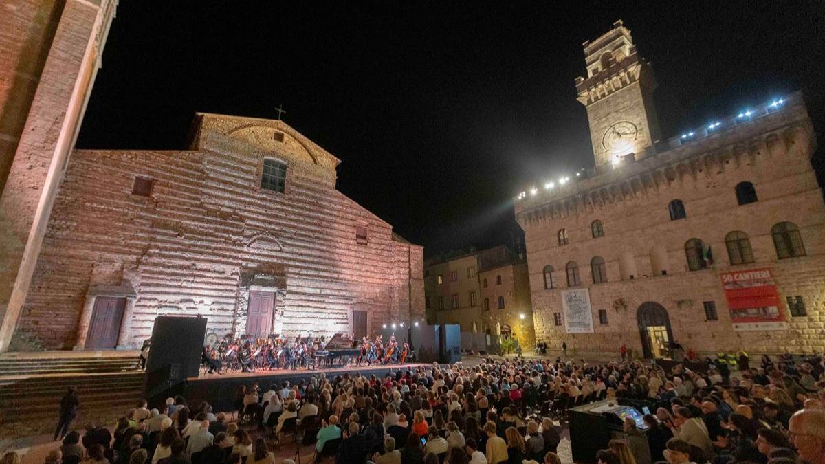 Montepulciano_Piazza_Grande Il 51° Cantiere nel centenario del fondatore Hans Werner Henze