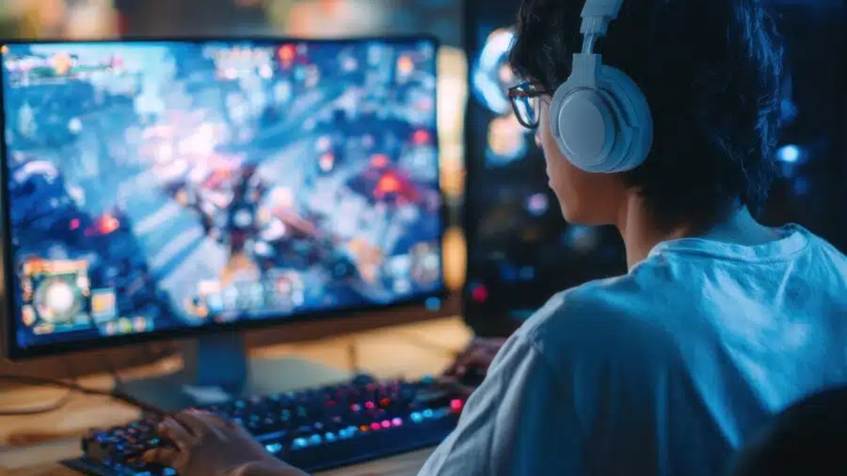 Gaming online, la nuova piazza dei ragazzi: tra amicizie virtuali e insidie nascoste